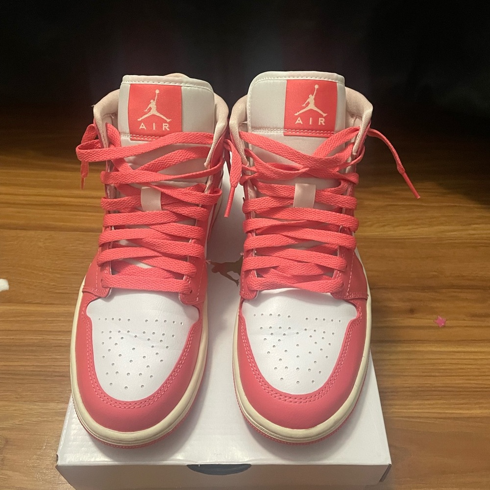 Jordan 1 Strawberries and cream - Picture 5 of 8